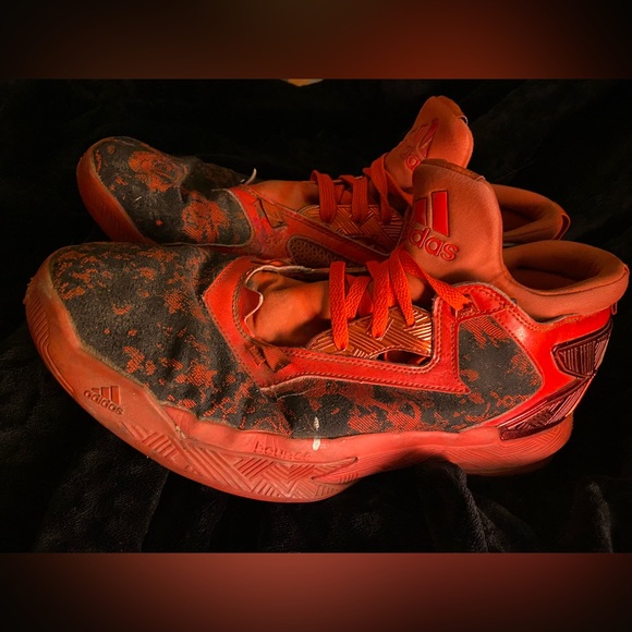 Men’s Adidas Bounce Shoes - Picture 3 of 10